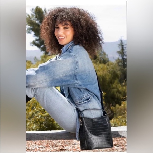 Aota Elena Bucket Bag Black Vegan Leather Crocodile Embossed-Crossbody Strap-NWT - Picture 3 of 11